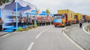 Kapolri Lepas 22 Kontainer Bantuan Kemanusiaan Polri untuk Korban Bencana Aceh, Sumut, dan Sumbar