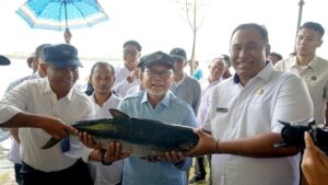 Zulhas Targetkan Pembangunan 20 Ribu Ha Tambak dan 2.000 Desa Nelayan Tahun Ini