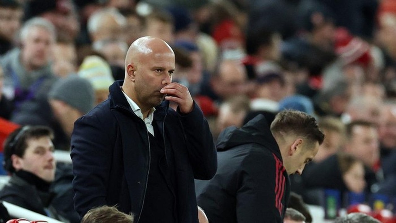 Arne Slot Akui Pusing Pilih Skuad Liverpool untuk Hadapi Brighton di Piala FA