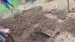 Konten Kreator Injak Makam Palsu, Polisi Bongkar Properti untuk Buktikan Kebenarannya