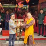 Cak Imin Peringati Imlek di Vihara Jakarta Barat Sambil Bagikan Sembako