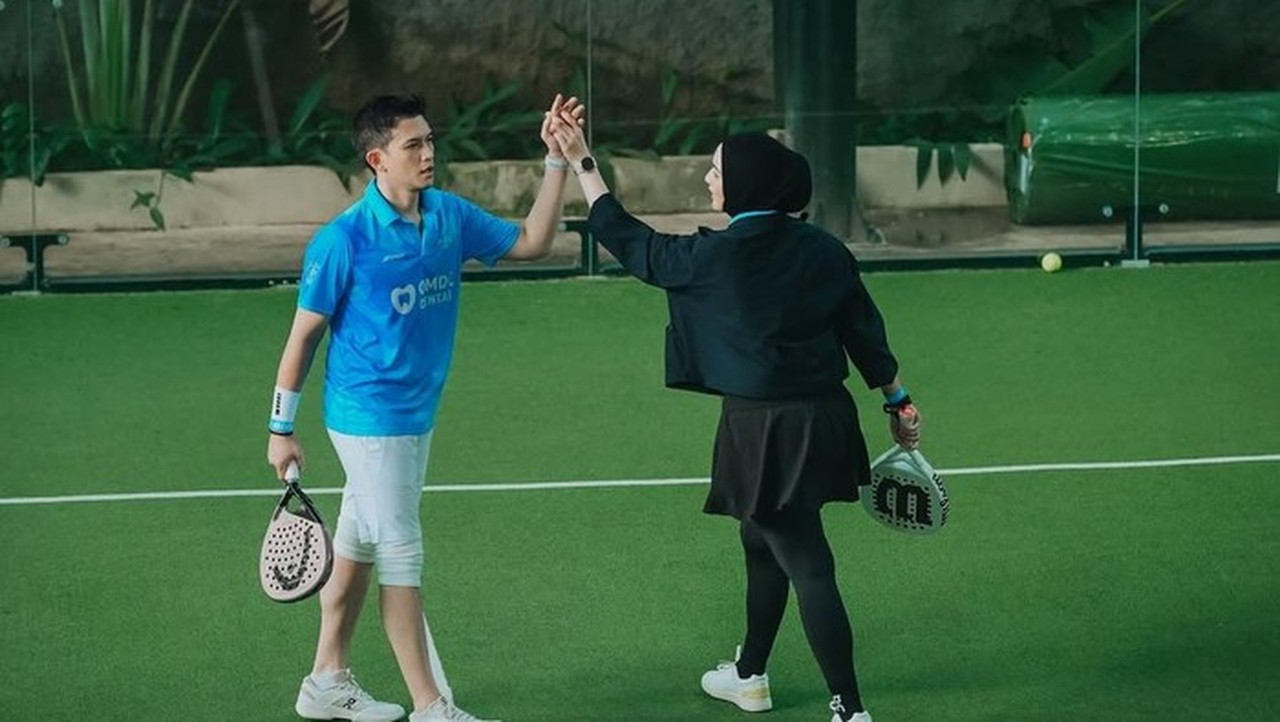 Rezky Aditya Rambah Bisnis Lapangan Padel, Perlahan Tinggalkan Gemerlap Dunia Hiburan Rezky Aditya Rambah Bisnis Lapangan Padel, Perlahan Tinggalkan Gemerlap Dunia Hiburan