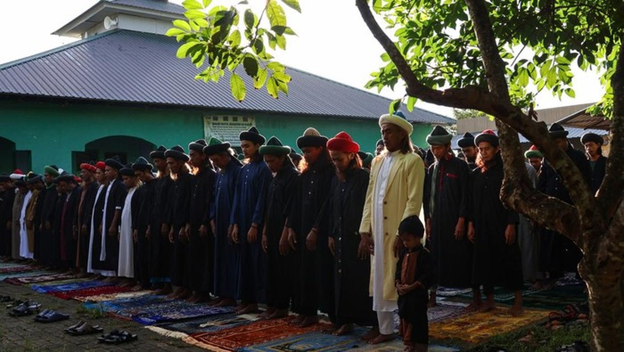 Jemaah An-Nadzir Gowa Tetapkan 1 Ramadan 1447 H Jatuh pada 18 Februari 2026 Jemaah An-Nadzir Gowa Tetapkan 1 Ramadan 1447 H Jatuh pada 18 Februari 2026