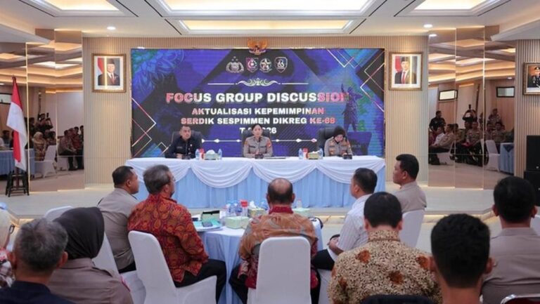 10 Serdik Sespimmen Polri Asah Kepemimpinan di Polres Tangerang Selatan 10 Serdik Sespimmen Polri Asah Kepemimpinan di Polres Tangerang Selatan