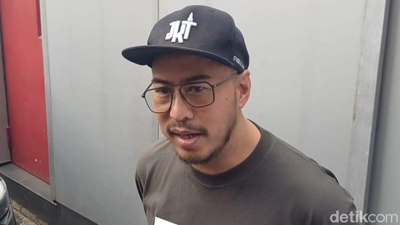 Pandji Pragiwaksono Buka Suara soal Laporan Polisi Terkait Materi Stand-Up Comedy “Mens Rea”