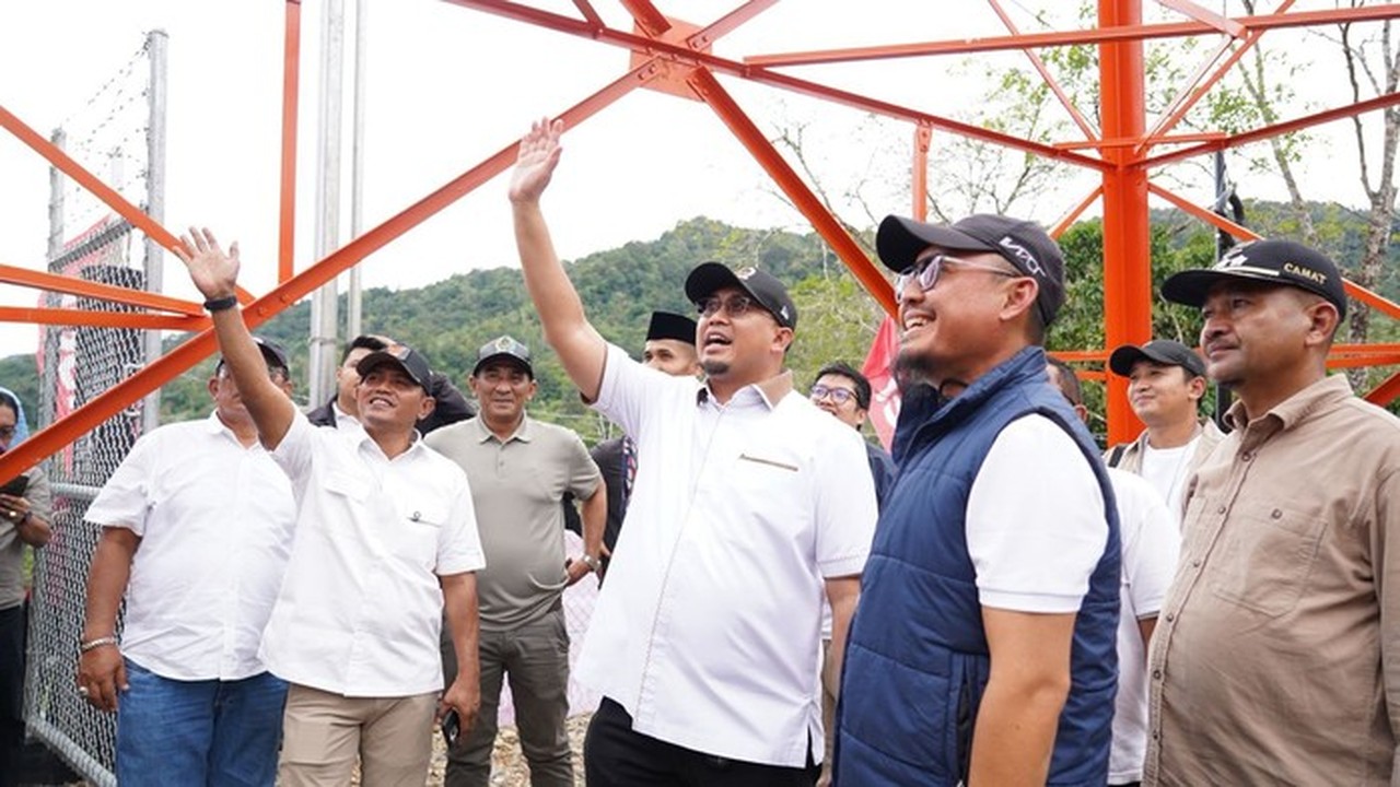 Andre Rosiade Resmikan BTS Telkomsel di Garabak Data Solok, Akhiri Era ‘Negeri Tanpa Sinyal’ Andre Rosiade Resmikan BTS Telkomsel di Garabak Data Solok, Akhiri Era ‘Negeri Tanpa Sinyal’