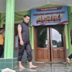 Jelang Ramadan, Polres Bogor Bersih-bersih 36 Masjid dan Tanam Pohon