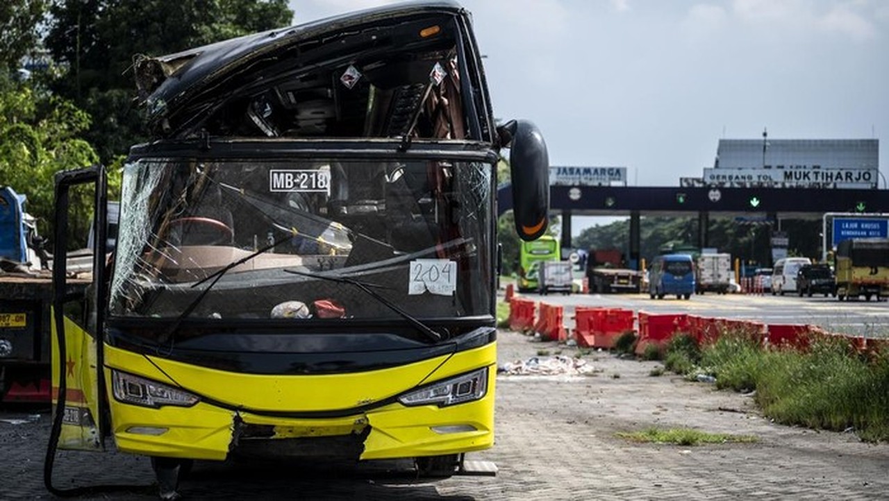Bus Maut Krapyak: Polisi Tetapkan Dirut PT Cahaya Wisata Transportasi Jadi Tersangka