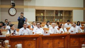 Tiga Konfederasi Buruh Tegaskan Dukungan Polri Tetap di Bawah Presiden di Komisi III DPR