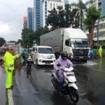 Banjir 15 Cm di Jl DI Panjaitan Jakarta Timur Mulai Surut, Lalu Lintas Padat