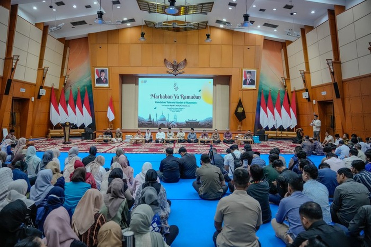 Menbud Fadli Zon: Ramadan Momentum Spiritual, Budaya, dan Perekat Kebersamaan Bangsa Menbud Fadli Zon: Ramadan Momentum Spiritual, Budaya, dan Perekat Kebersamaan Bangsa