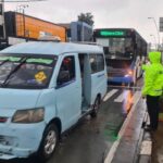 Macet di Jatinegara Pagi Ini Akibat Volume Kendaraan Tinggi, Bukan Genangan Air