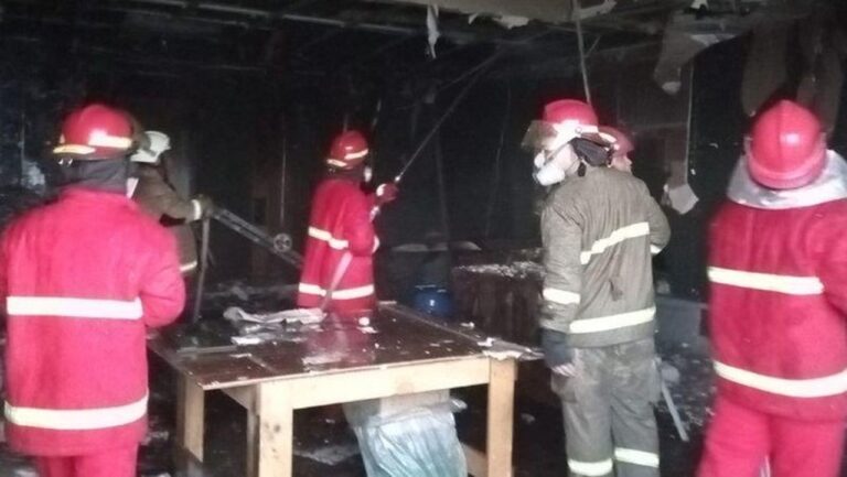 Kebakaran di Apartemen PIK Jakarta Utara: 10 Unit Damkar Dikerahkan ke Lantai 25