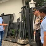 Sopir Wanita Diduga Mengantuk Tabrak Pagar Rumah Jusuf Kalla di Jakarta Selatan