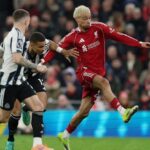 Rooney: Performa Ekitike Bisa Buat Isak Khawatir Saat Kembali ke Liverpool