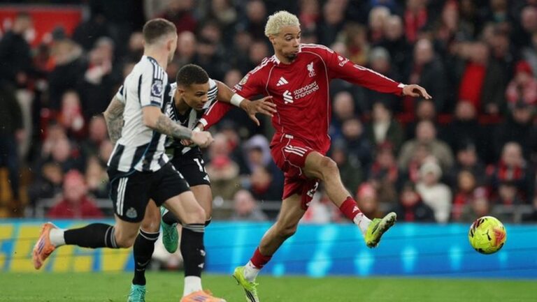 Rooney: Performa Ekitike Bisa Buat Isak Khawatir Saat Kembali ke Liverpool Rooney: Performa Ekitike Bisa Buat Isak Khawatir Saat Kembali ke Liverpool