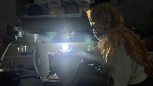 Berkah Ramadan: Pengungsi Aceh Tamiang Jual Menu Sahur untuk Praja IPDN