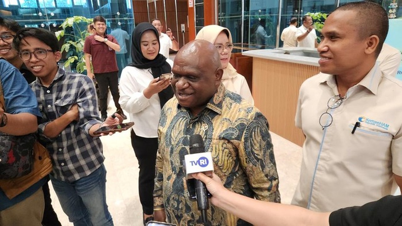 Menteri HAM Pigai Serahkan Draf RUU Masyarakat Adat ke DPR, Target Rampung Tahun Ini Menteri HAM Pigai Serahkan Draf RUU Masyarakat Adat ke DPR, Target Rampung Tahun Ini