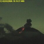Gunung Semeru Kembali Erupsi Tiga Kali Malam Ini, Kolom Abu Capai 1 Km