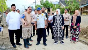 Mendagri Tito Karnavian Pantau Langsung Pembersihan Lumpur Pascabanjir di Aceh Tamiang