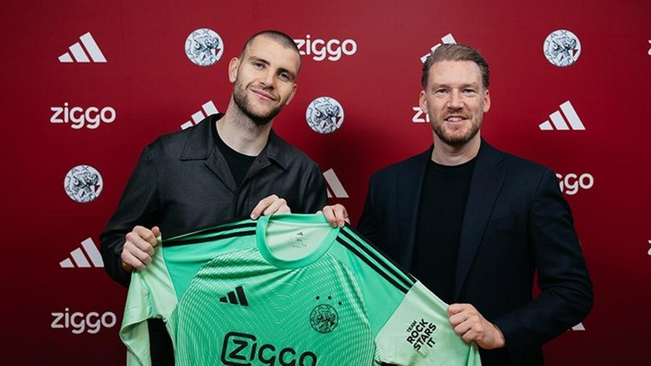 Maarten Paes Resmi Gabung Ajax Amsterdam, Siap Berkilah di Eropa Lagi