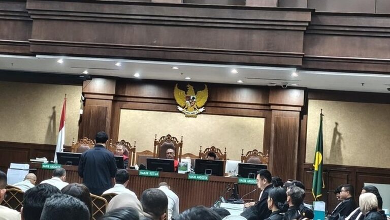 Anak Riza Chalid, Kerry, Bantah Perintah dan Intervensi dalam Kasus Korupsi Minyak Mentah Anak Riza Chalid, Kerry, Bantah Perintah dan Intervensi dalam Kasus Korupsi Minyak Mentah