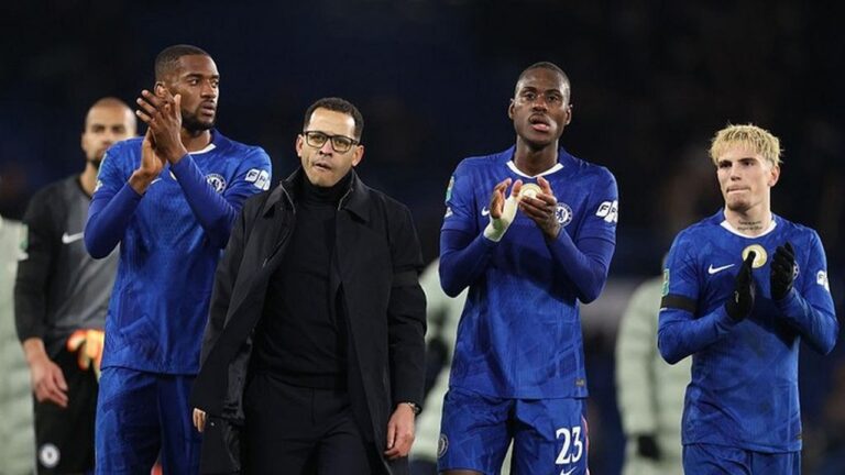 Liam Rosenior: Chelsea Tak Diuntungkan Main Duluan, Fokus Menang Lawan Burnley