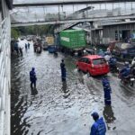 Jalan Daan Mogot Jakarta Barat Terendam Banjir, Lalu Lintas Lumpuh Total