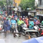 Truk Trailer Tertabrak Kereta Bandara Soetta, Lalin Poris Macet Total