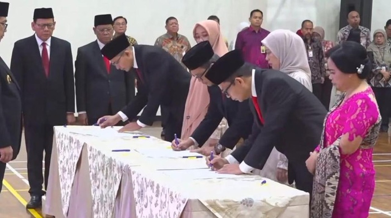 KPK Lantik 6 Pejabat Tinggi, Eks Jubir Tessa Mahardika Jadi Direktur Penyelidikan KPK Lantik 6 Pejabat Tinggi, Eks Jubir Tessa Mahardika Jadi Direktur Penyelidikan