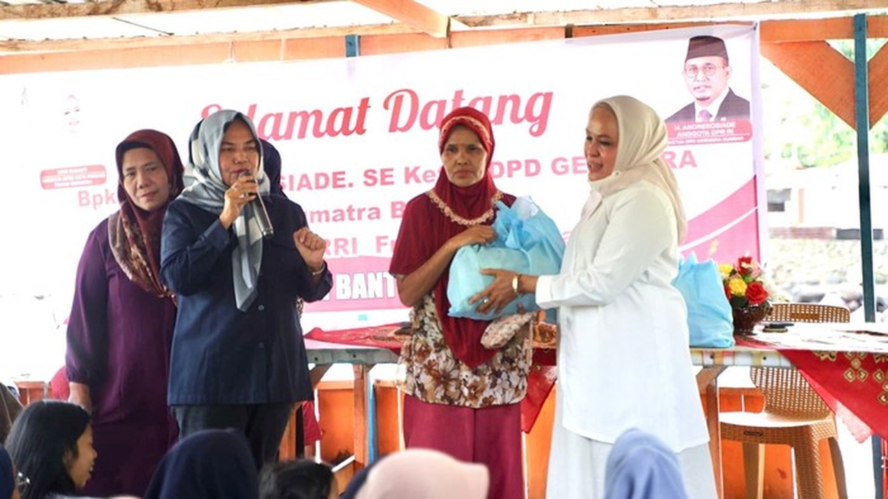 Andre Rosiade Salurkan 500 Paket Sembako di Padang Jelang Ramadan