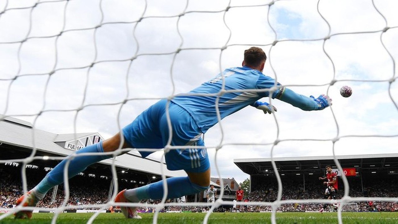 Eksekusi Penalti Konyol Berujung Tendangan Bebas untuk Lawan di Liga Inggris Eksekusi Penalti Konyol Berujung Tendangan Bebas untuk Lawan di Liga Inggris