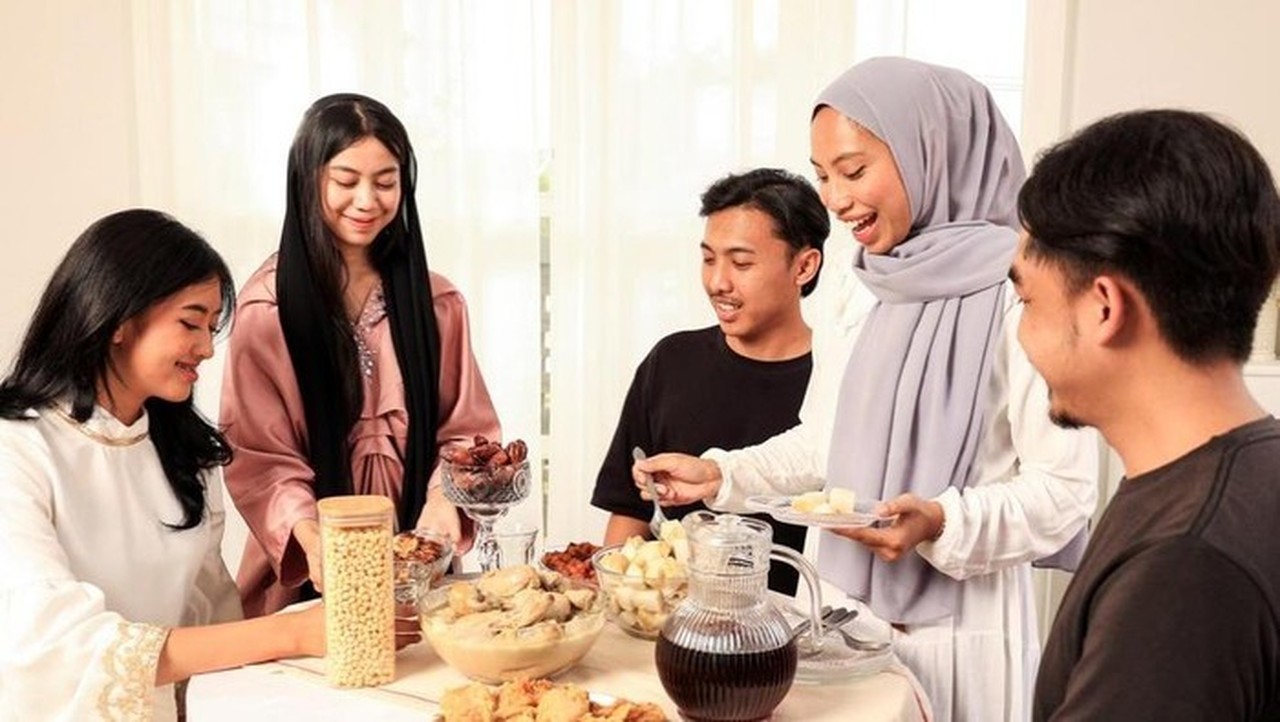 Contoh Undangan Buka Puasa Bersama via WhatsApp untuk Berbagai Kalangan Contoh Undangan Buka Puasa Bersama via WhatsApp untuk Berbagai Kalangan