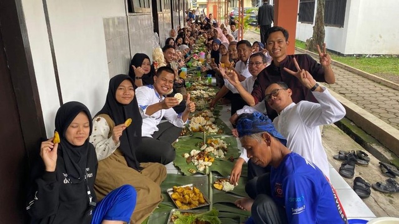 Wali Asrama SRMP 9 Bandung: Bentuk Karakter Siswa dan Jaga Kedisiplinan dengan Dedikasi