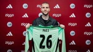 Maarten Paes Siap Debut di Ajax, Dua Penyelamatan Krusial Timnas Masuk Nominasi Awards