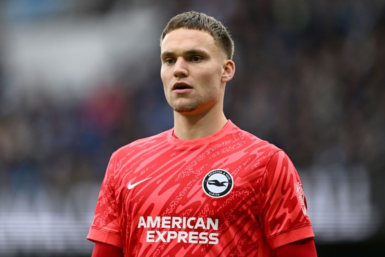 Chelsea Kembali Incar Pemain Brighton, Kali Ini Bidik Kiper Bart Verbruggen Chelsea Kembali Incar Pemain Brighton, Kali Ini Bidik Kiper Bart Verbruggen