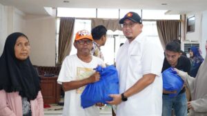 Andre Rosiade Salurkan 5.000 Paket Sembako untuk Warga Pariaman Jelang Ramadan