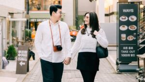 Asty Ananta Curi Perhatian dengan Konten ‘Random’, Kesabaran Suami Jadi Sorotan Netizen