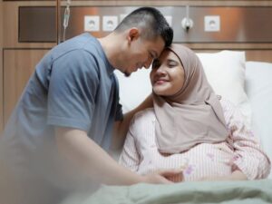 Irwansyah Ucapkan Terima Kasih Menyentuh untuk Zaskia Sungkar Setelah Kelahiran Anak Ketiga