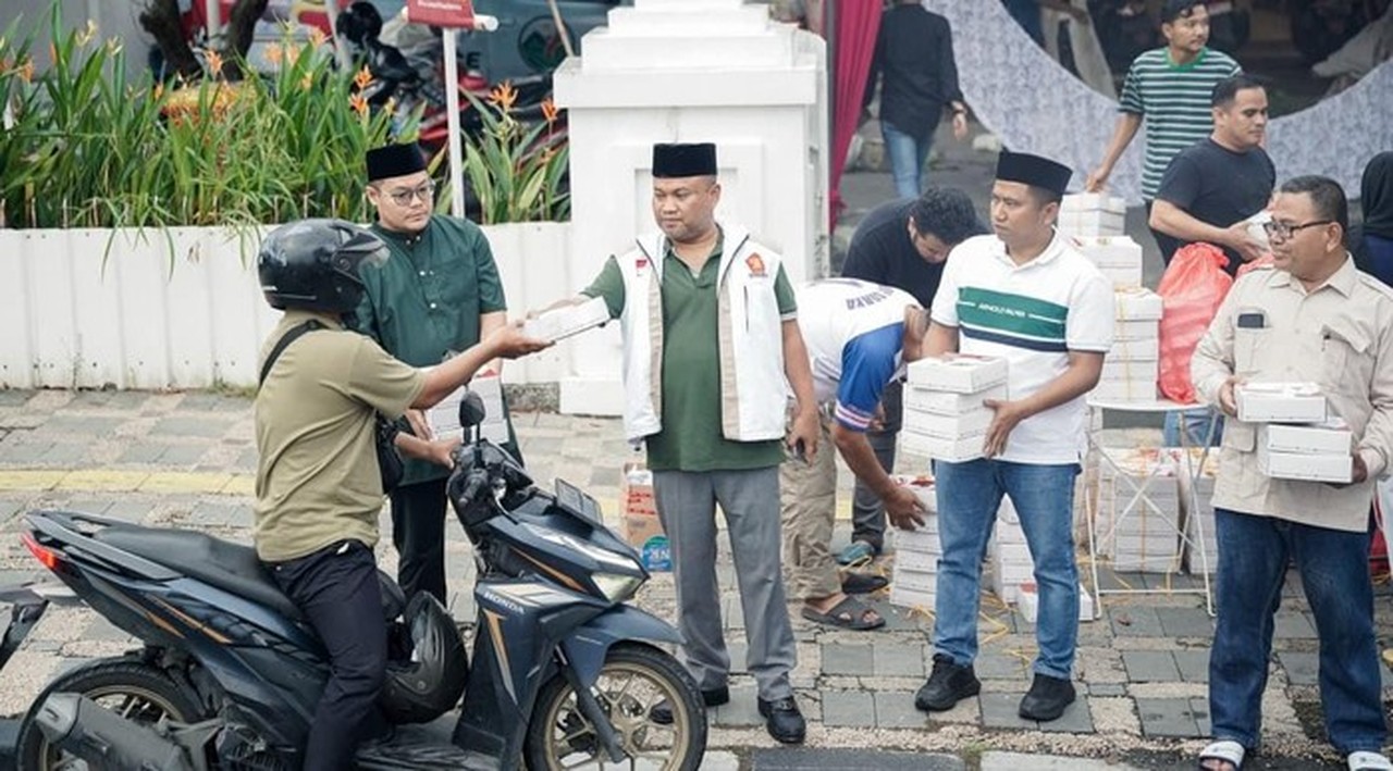 Gerindra Sumut Bagikan 1.000 Takjil Tiap Hari, Instruksi Langsung dari Prabowo