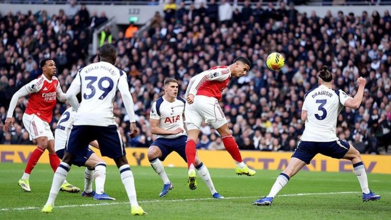 Babak Pertama Tottenham vs Arsenal Berakhir Imbang 1-1, Gol Eze Dibalas Kolo Muani Babak Pertama Tottenham vs Arsenal Berakhir Imbang 1-1, Gol Eze Dibalas Kolo Muani