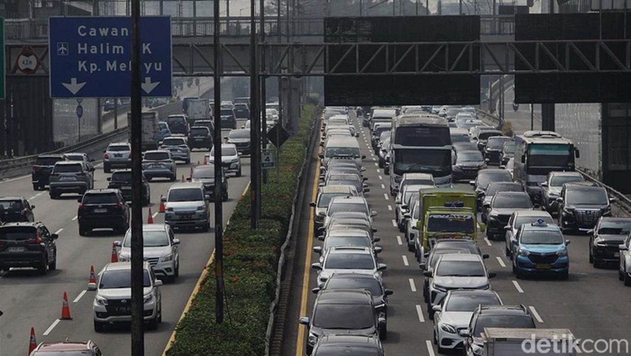 Kepadatan Lalu Lintas Landa Tol Arah Jakarta Senin Pagi, Jasa Marga Rinci Titik Macet