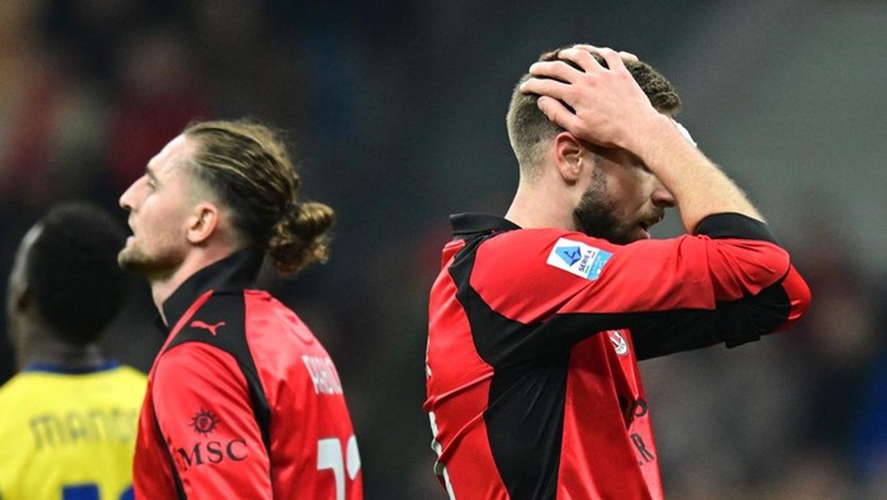 AC Milan Tertinggal 10 Poin dari Inter Milan Usai Dibungkam Parma 0-1 AC Milan Tertinggal 10 Poin dari Inter Milan Usai Dibungkam Parma 0-1