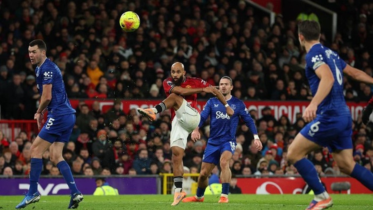 MU Hadapi Everton: Misi Bangkit dan Rebut Kembali Posisi Empat Besar Klasemen Liga Inggris MU Hadapi Everton: Misi Bangkit dan Rebut Kembali Posisi Empat Besar Klasemen Liga Inggris