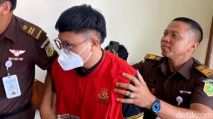 YouTuber Resbob Lawan Dakwaan Penghinaan Suku Sunda, Terancam 4 Tahun Penjara