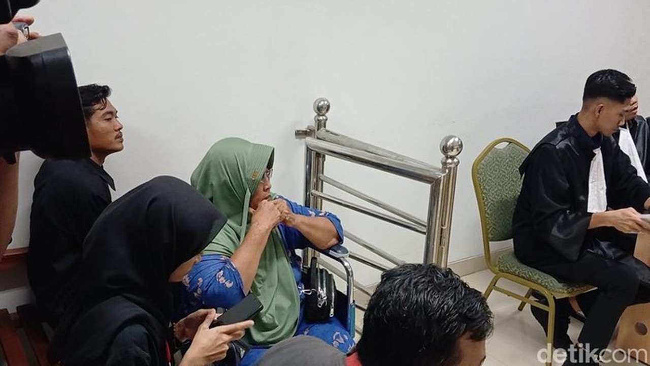 Nenek Fandi ABK Terdakwa Sabu 2 Ton Minta Bantuan Presiden Prabowo Bebaskan Cucu