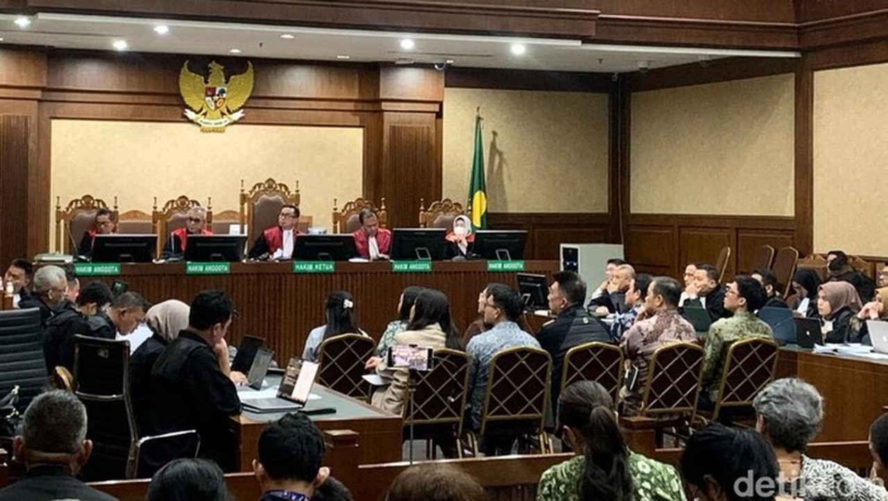 Saksi Kasus Chromebook: Tak Ada Catatan Transaksi Rp 809 Miliar ke Nadiem Makarim Saksi Kasus Chromebook: Tak Ada Catatan Transaksi Rp 809 Miliar ke Nadiem Makarim