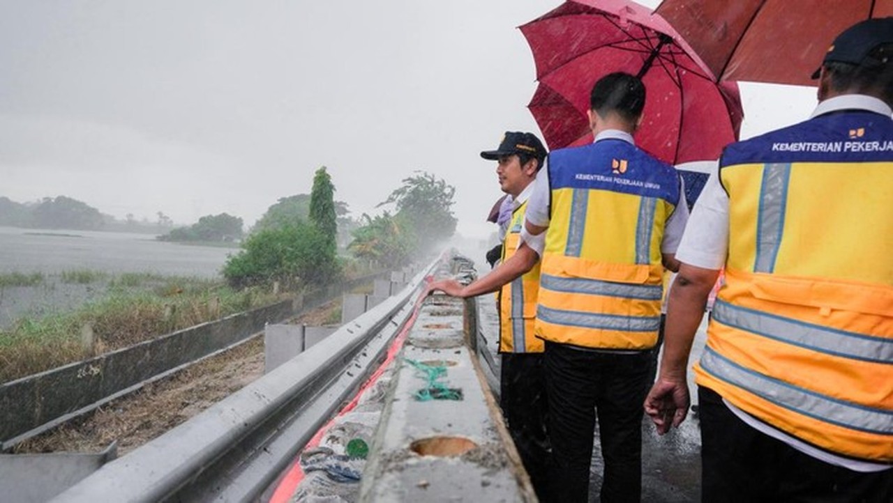 BBWS C3 Bangun Tanggul Darurat di Tol Merak Antisipasi Banjir Susulan