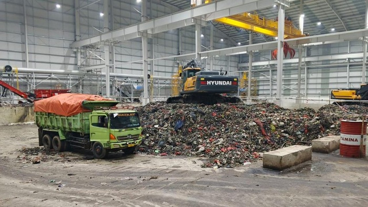 Bau Sampah Rorotan Masih Menggema, Gubernur Anung Batasi Operasional RDF 750 Ton/Hari