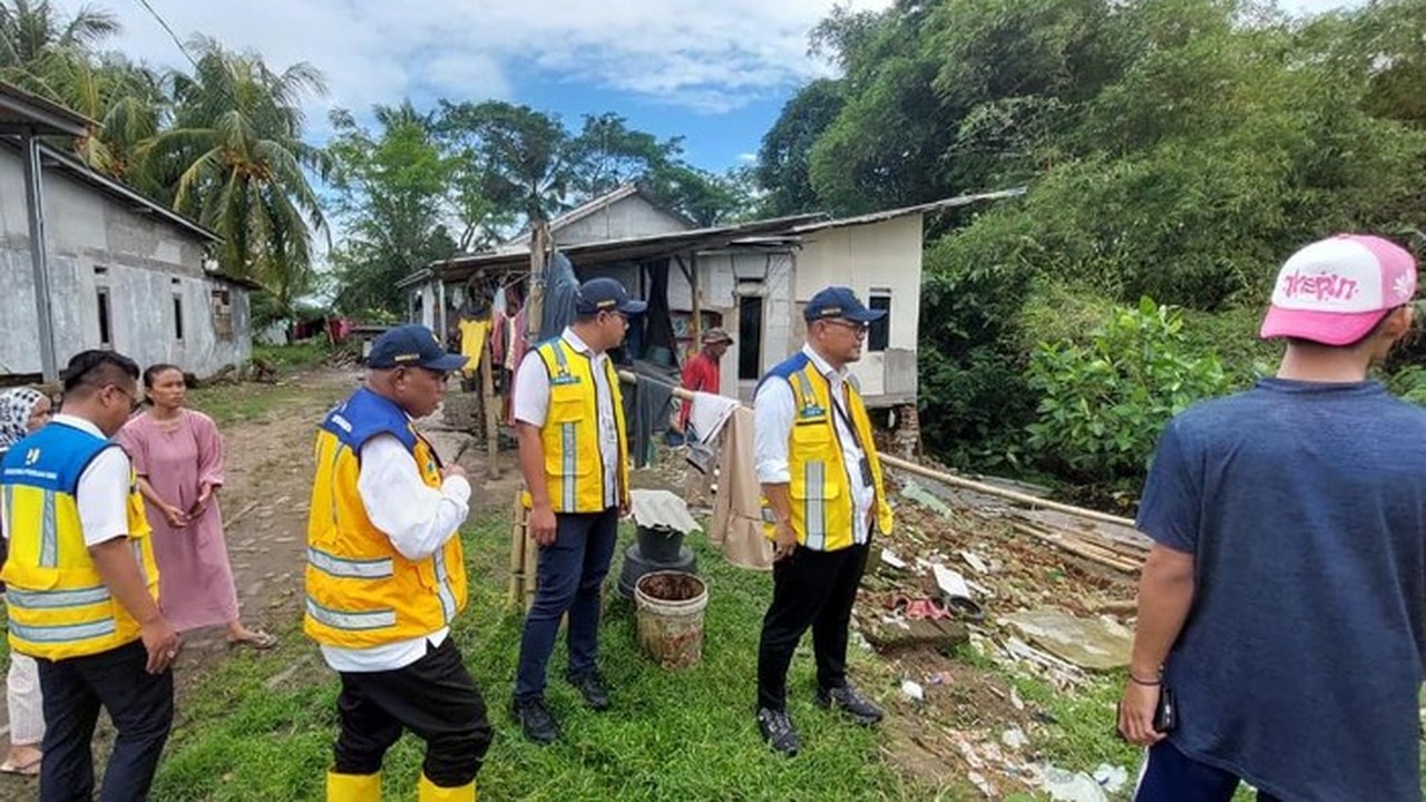 Longsor Cisoka Tangerang: 8 Rumah Rusak, BBWS C3 Perkuat Tanggul Bibir Sungai